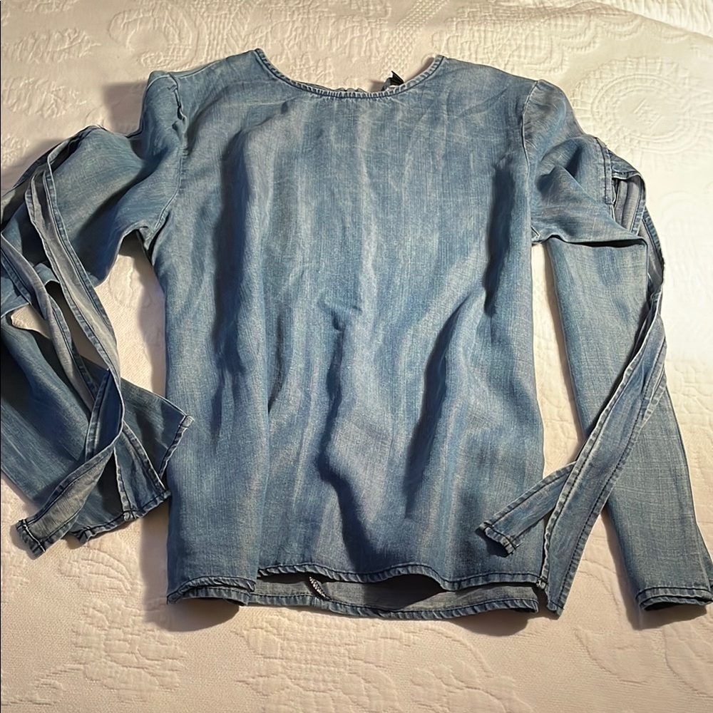 Women's Light Blue Denim Top.longsleve